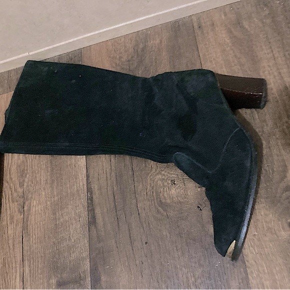 Black boots - Picture 3 of 5